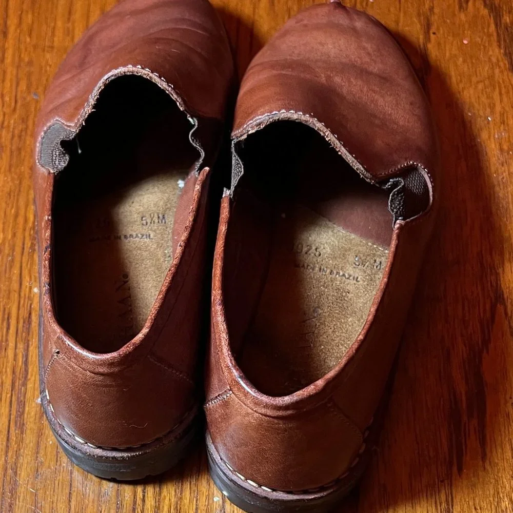 Cole Haan loafer size 5.5 tan